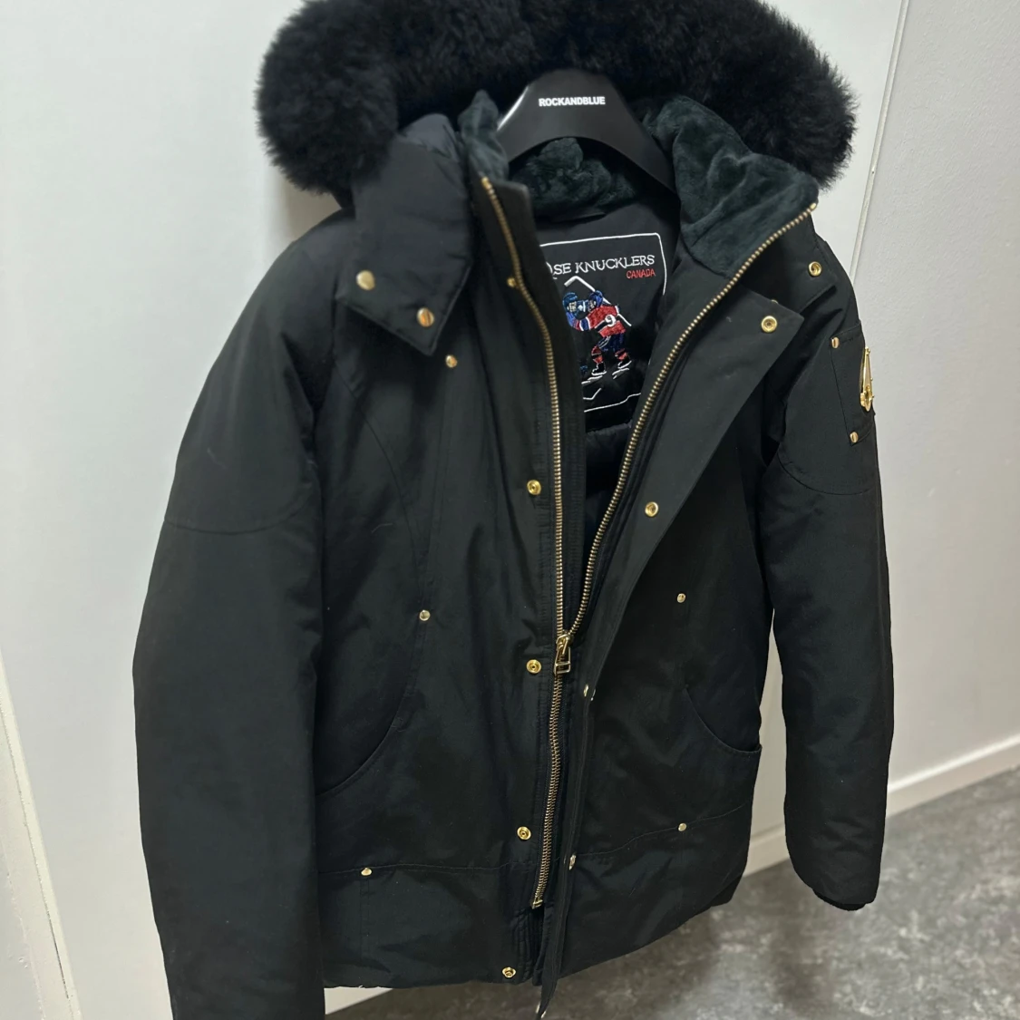 Svart dunjacka från Moose Knuckles - 90