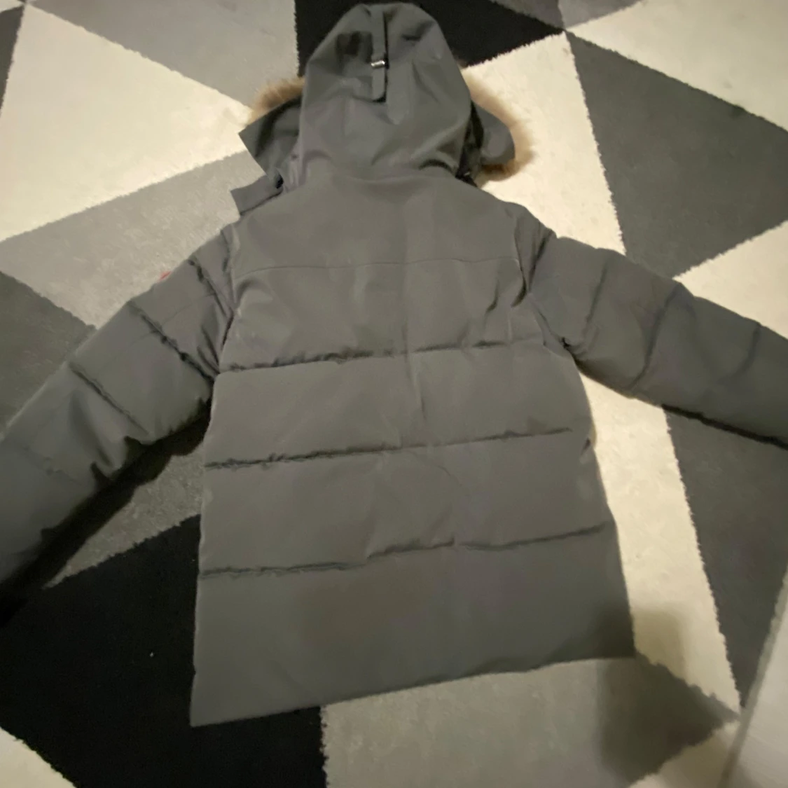 Grå dunjacka från Canada Goose - 92