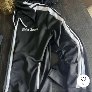  Palm Angels - Säljer tröjan för att jag inte använder den längre 