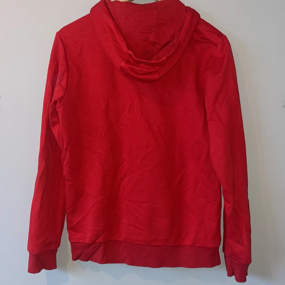 Röd hoodie från Adidas - 90