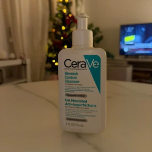 CeraVe Blemish control cleanser - CeraVe Blemish control cleanser. Perfekt för aknebenägen hy. Innehåller salicylsyra, ceramider och niacinamide. Endast testat den 1 gång. 