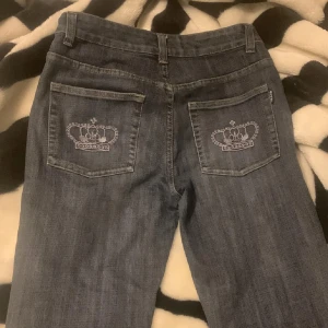 Victoria beckham jeans  - Victoria Beckham jeans säljs för d kommer ej till användning, köp direkt!!