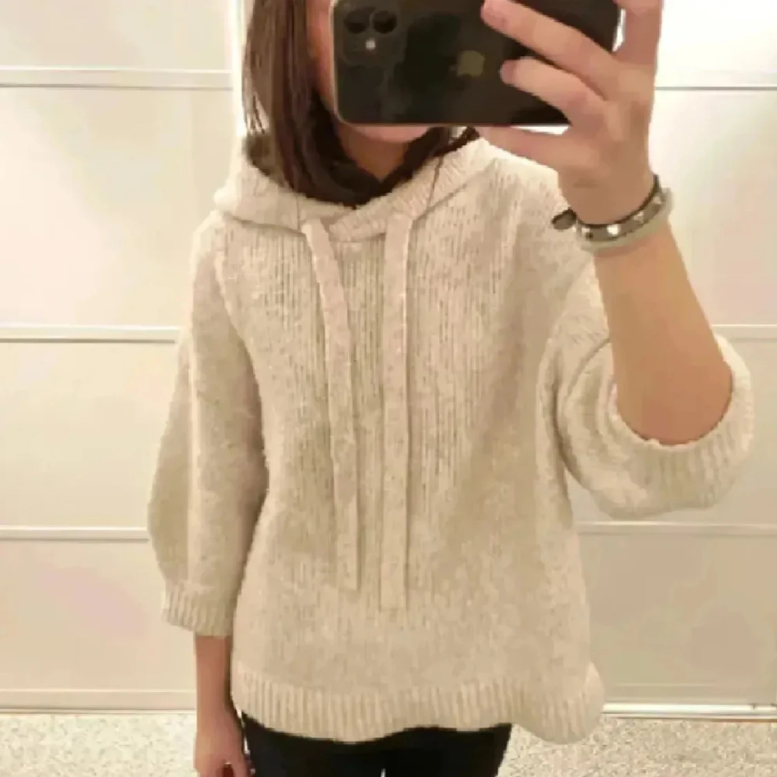 Stickad Hoodie trekvartärm