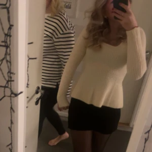 Figur topp - En sån sjukfin topp som är tajt i midjan men utsväng i magen❤️ aldrig använd