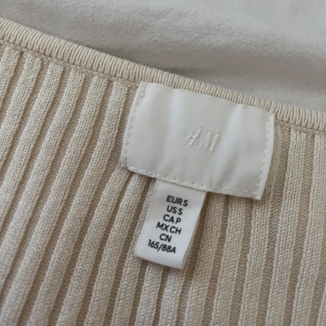 Beige ribbad topp från H&M - 2