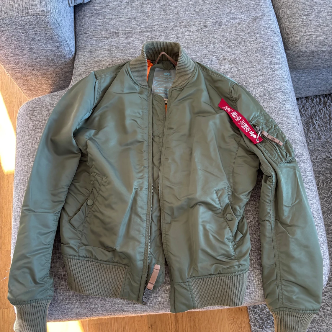 Grön bomberjacka från Alpha Industries - 2