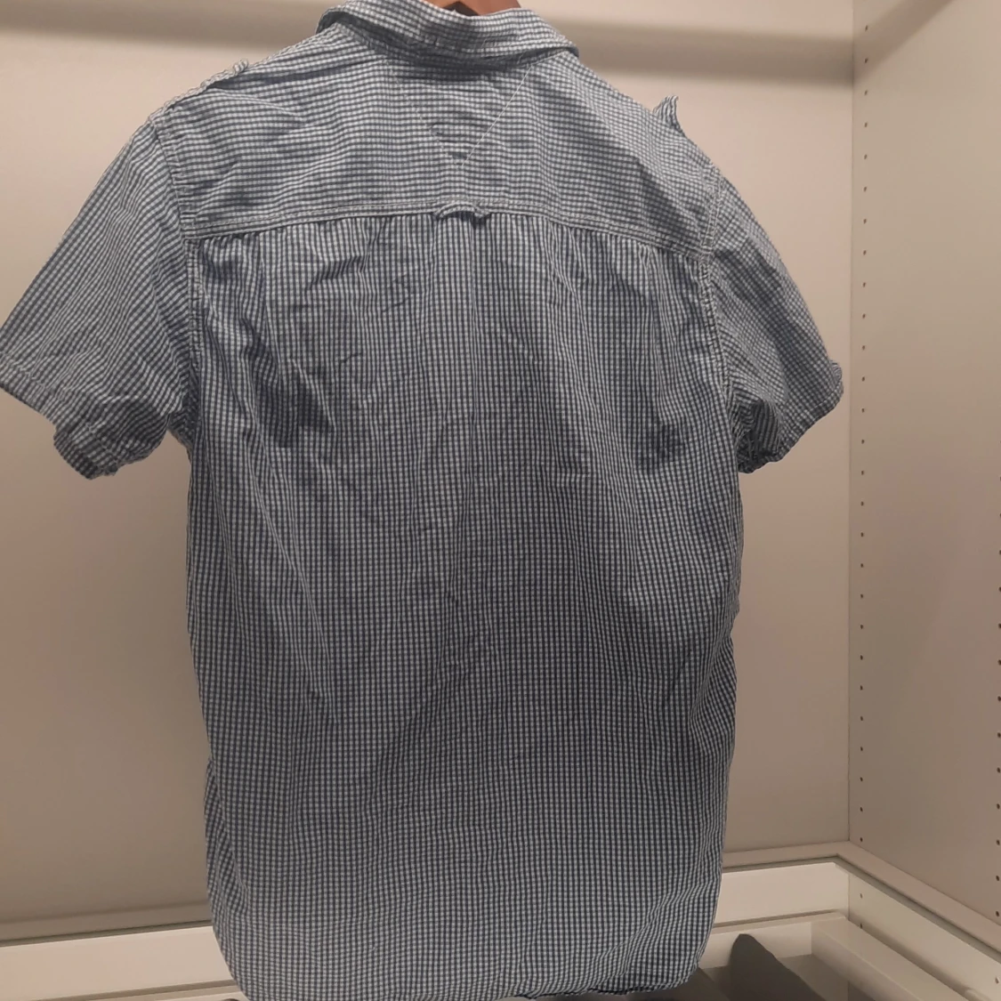 Blå och vit rutig skjorta från Tommy Hilfiger - 1