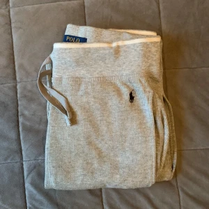 Ralph Lauren byxor - Ralph Lauren mjukisar i bra skick. Storlek S Skick 8/10