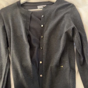 Kofta - Fin Lindex kofta som är använd 1 gång 💗💗