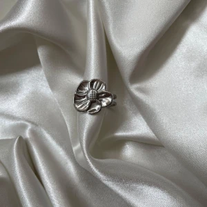 Flora ring  - 45kr/st, rostfritt stål 304