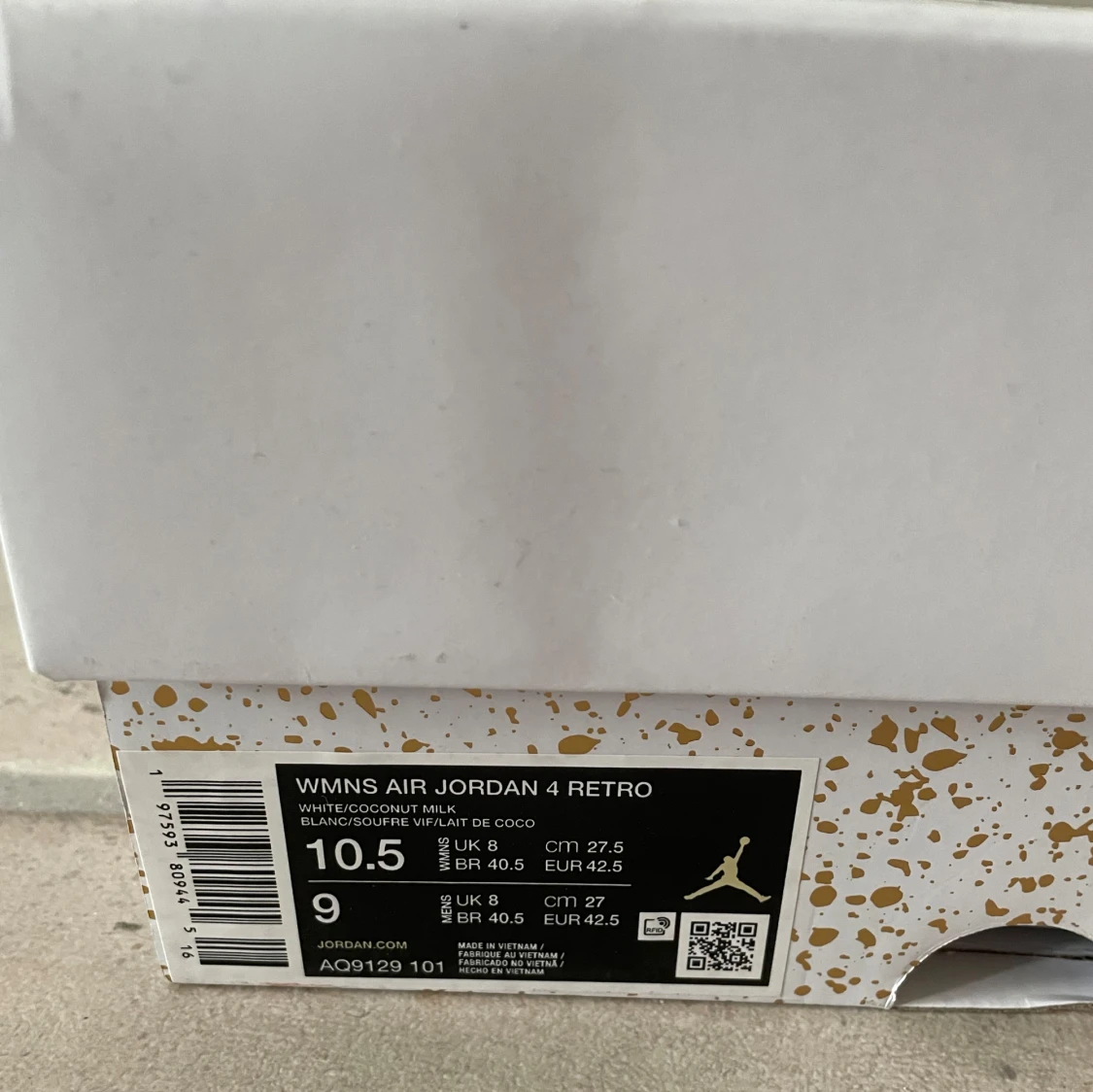 Jordan 4 vivid sulfur  - 92