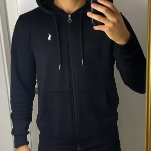 Polo  - Polo zip hoodie🤩🤩🤩, budet ligger på 650 just nu 🙌🙌