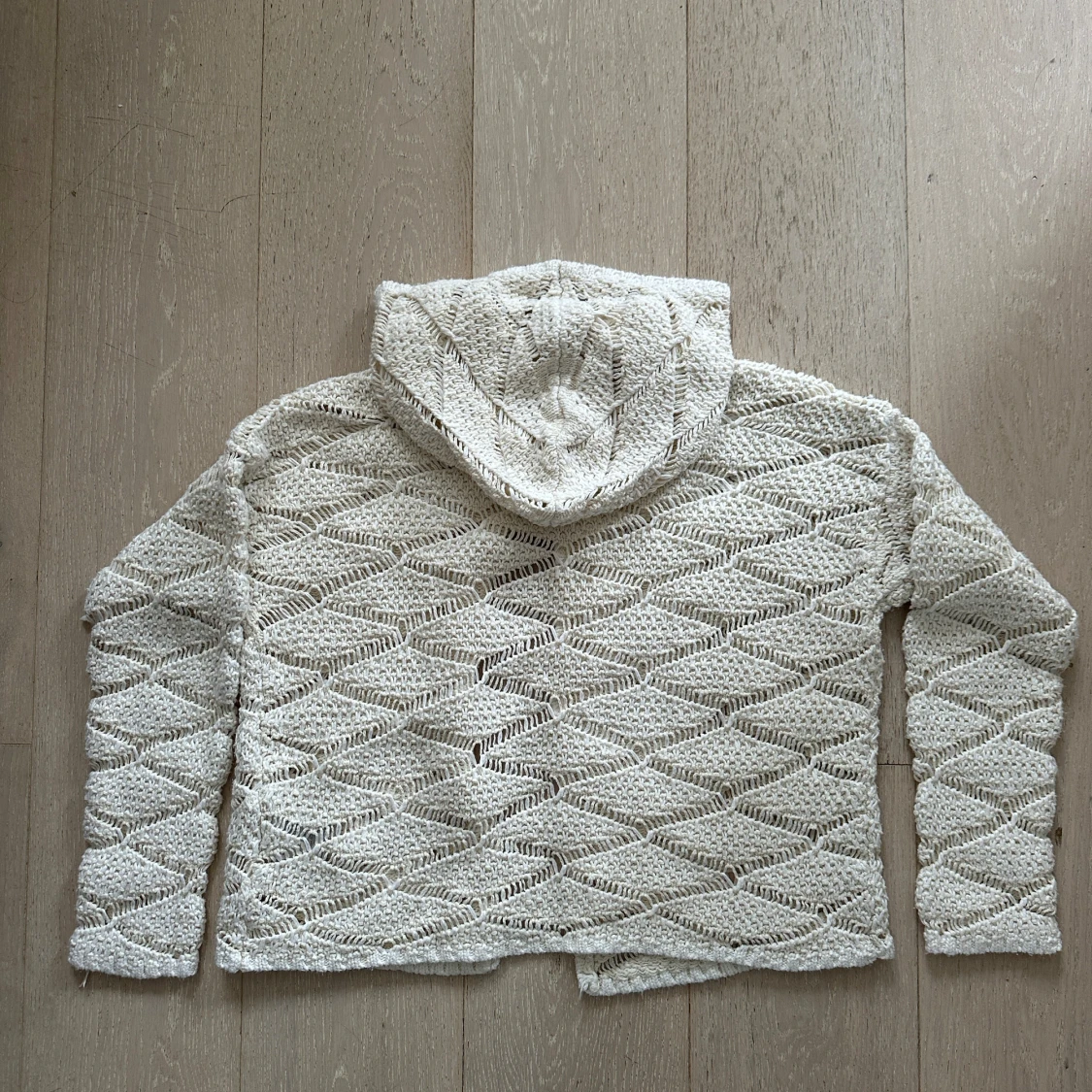 Vit stickad tröja - 93