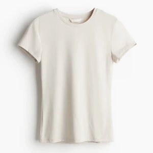 Hm T-shirt  - En T-shirt från hm i storlek s