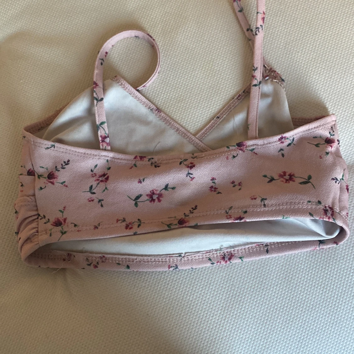 Säljer en blommig topp/linne - 92