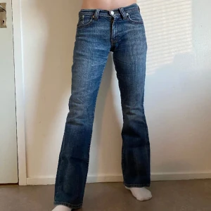 Low waist Levi’s jeans - Lågmidjade jättefina jeans med bra passform Lånade bilder