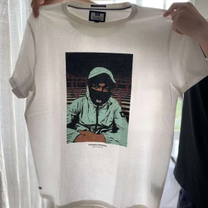 Weekend offender t shirt  - Oanvänd Weekend offender t shirt i Size L