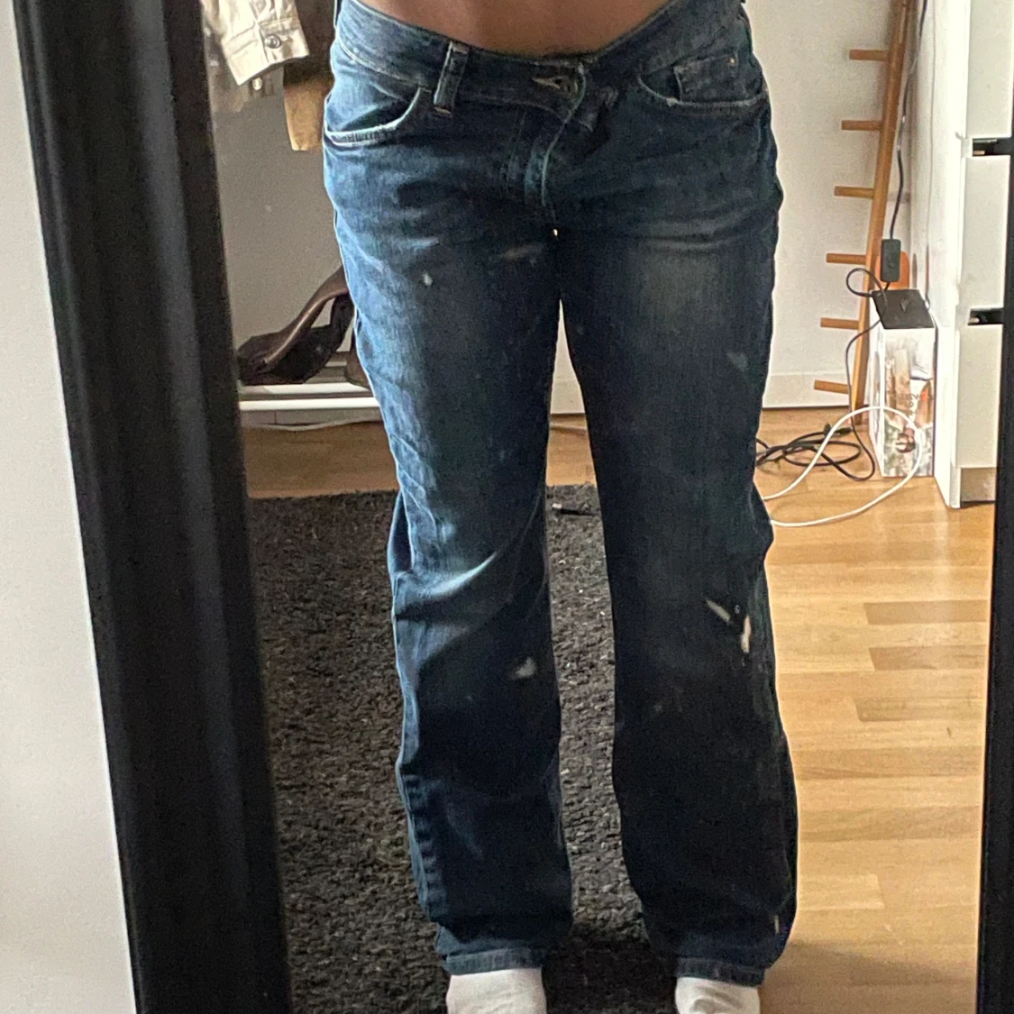 Blå jeans med broderade fickor - 90