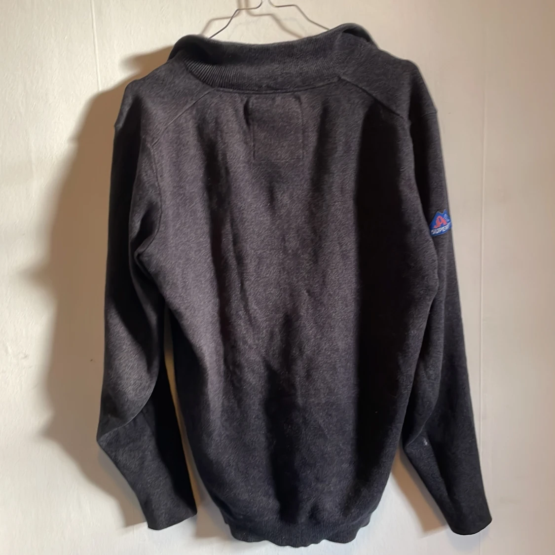 Mörkgrå tröja från Superdry - 90