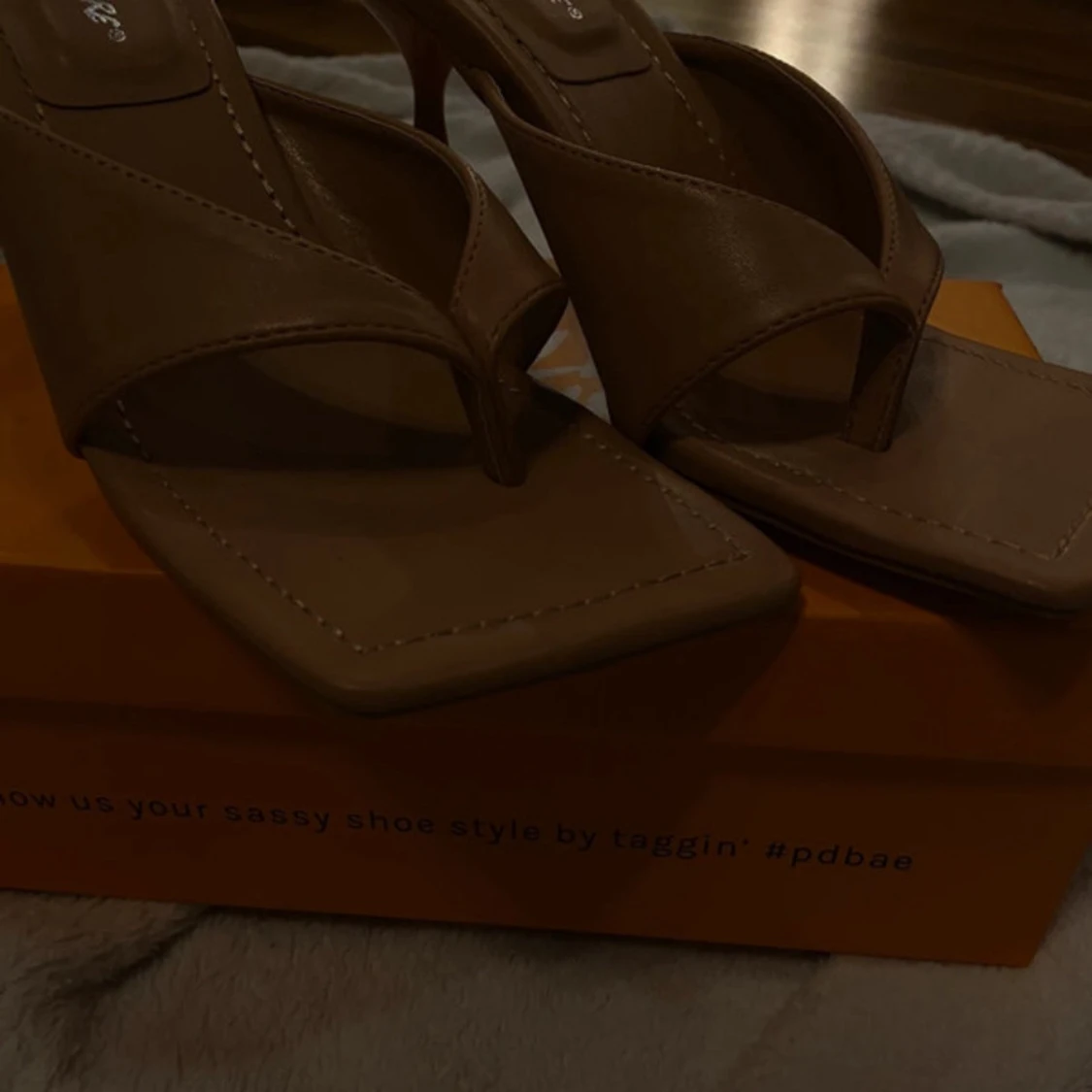 Beige klackar från Public Desire  - 90