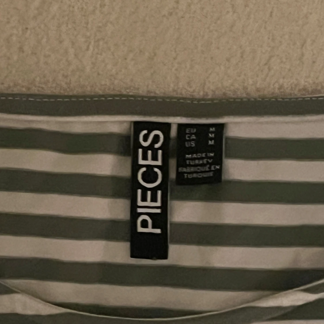 Randig långärmad tröja från Pieces - 91