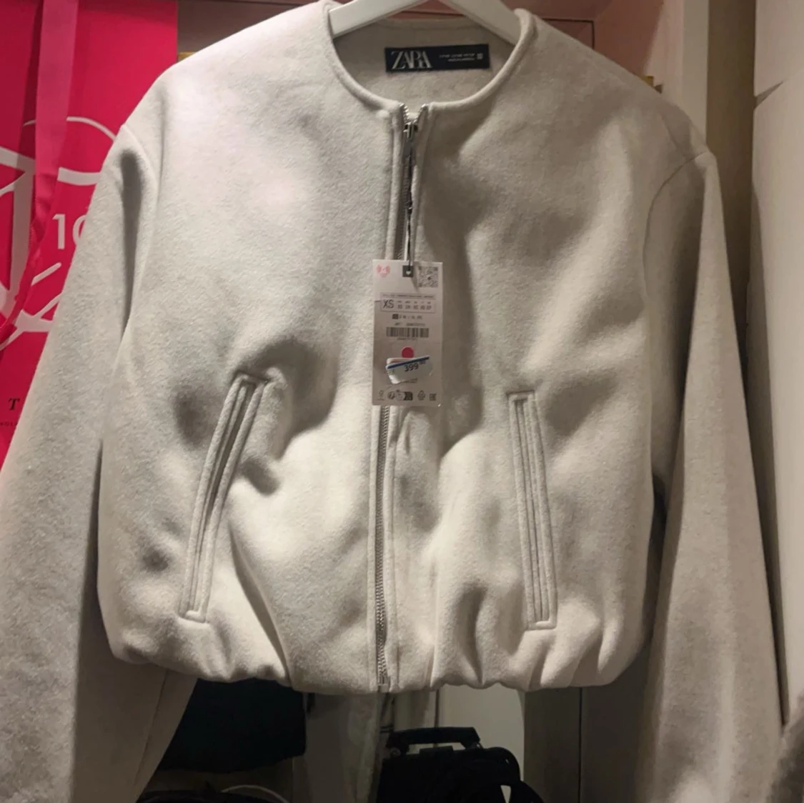 Vit bomberjacka från Zara