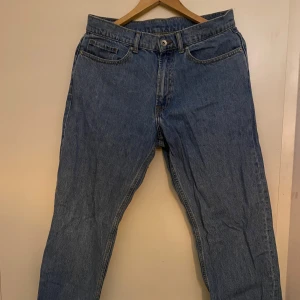 Jeans från Vailent - Säljer dessa sköna jeansen från Vailent, dom är i bra skick och inte så jätte använda. 