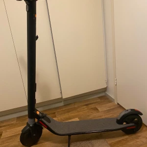 Segway ninebot E25E - 2024 vuoden ninebot täydellisessä kunnossa, suurimman osan ajasta lojunut tarpeettomana varastossa. Hinta neuvoteltavissa.