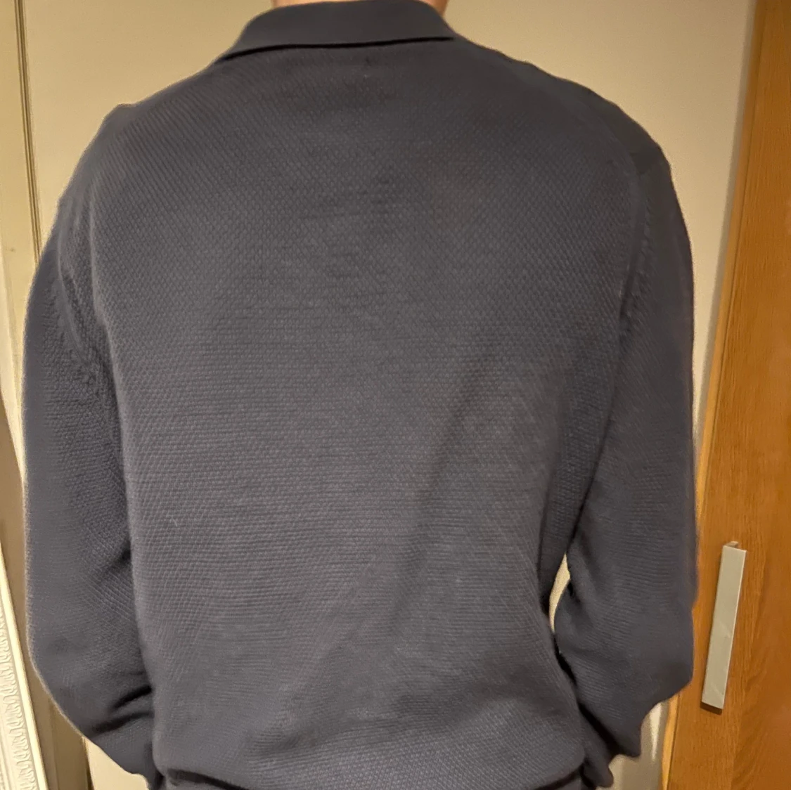 Mörkblå tröja med krage - 90