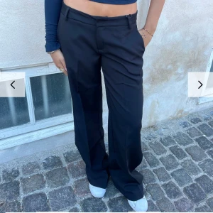 Kostymbyxor - Oanvända och helt nya kostymbyxor från Design by Si! Så snygga och skönt material. Storlek S regular, nypris 605kr