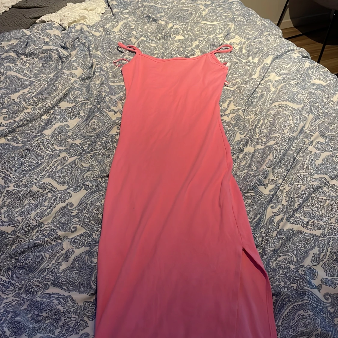 Rosa långklänning från Aritzia