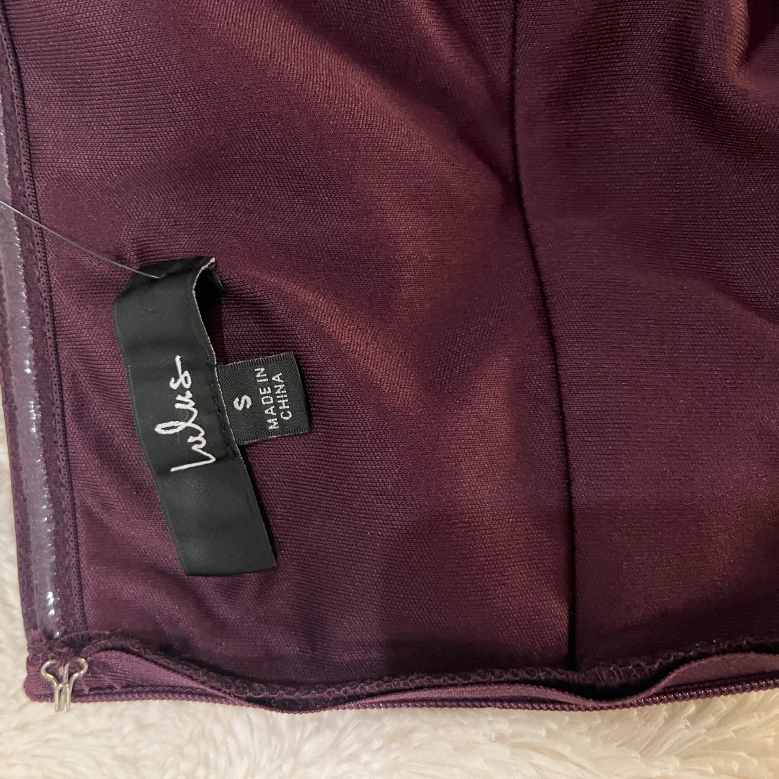 Vinröd axelbandslös klänning - 93