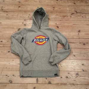 Grå dickies hoodie  - Strorlek, X small 