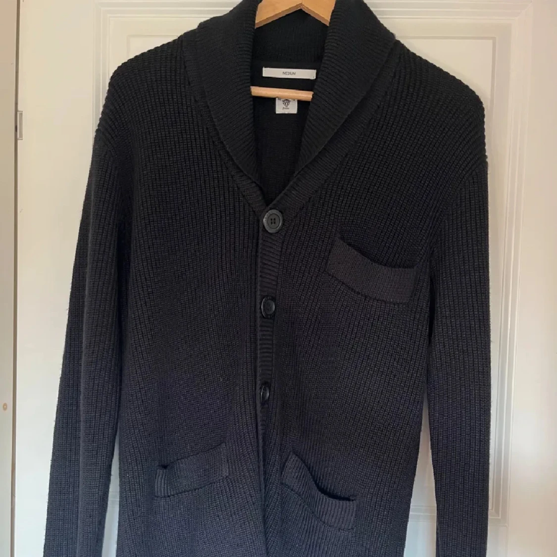 Svart stickad kofta från Tiger of Sweden - 91