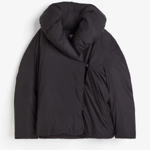 Svart pufferjacka, söker!!! - Söker!!