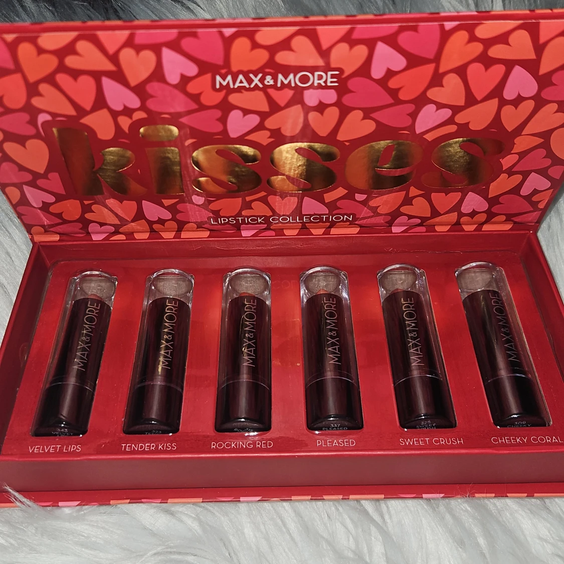 Kisses Lipstick Collection från Max & More - 90