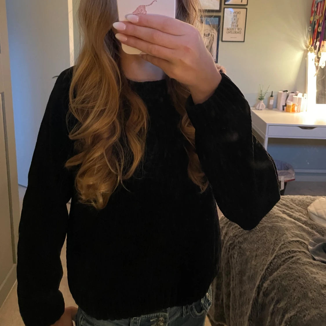 Stickad svart tröja