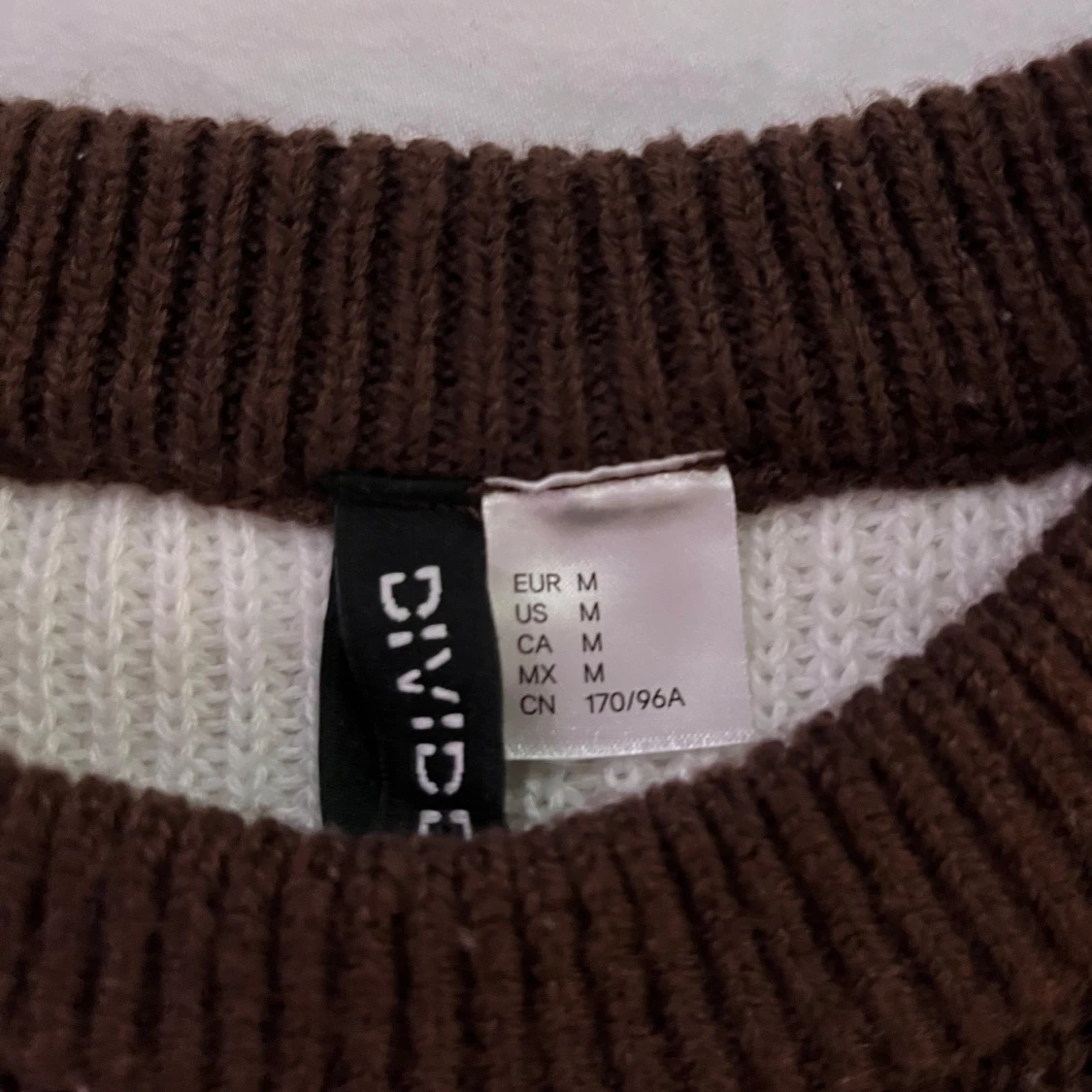 Randig brun och vit tröja från H&M - 90