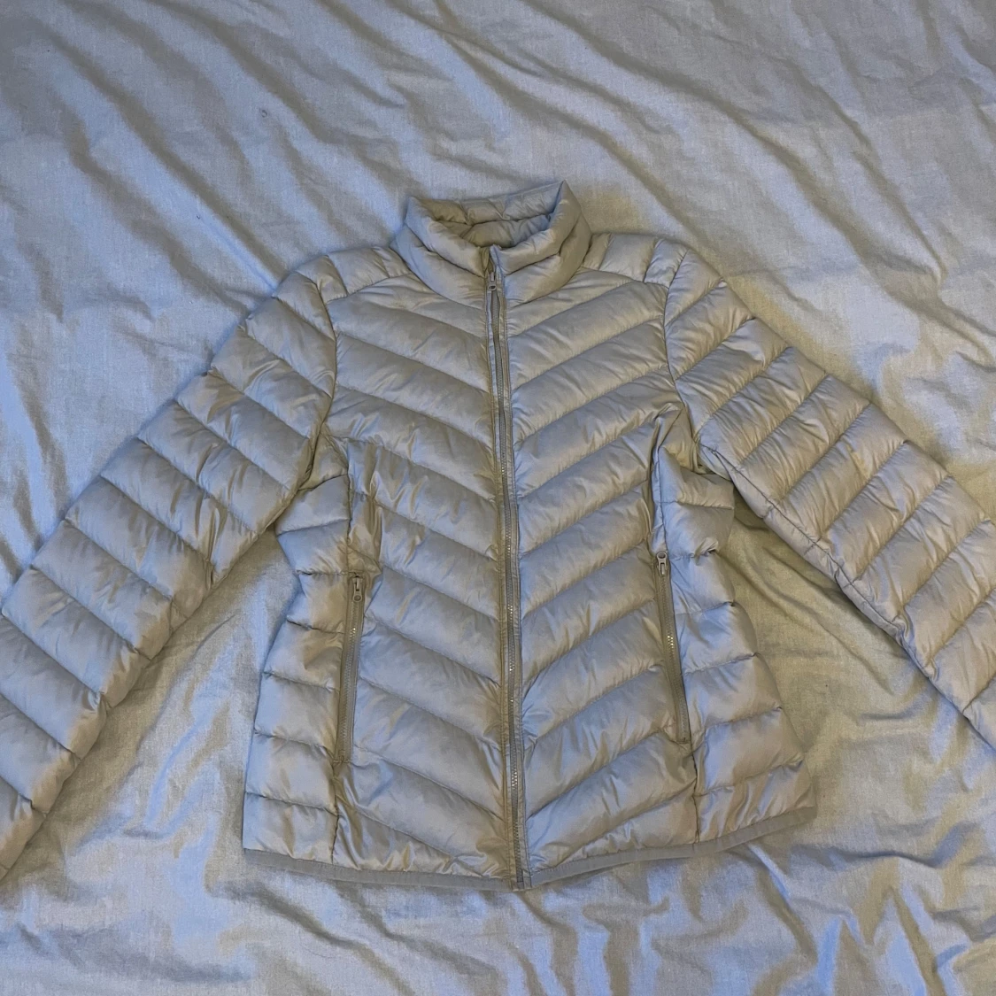 Beige dunjacka med dragkedja - 90