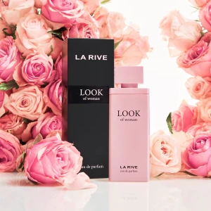 La Rive Look of Woman Eau de Parfum - Upptäck La Rive Look of Woman Eau de Parfum, en elegant doft i en stilren rosa flaska. Förpackningen är svart med vit text, vilket ger en lyxig känsla. Perfekt för den som vill ha en sofistikerad och feminin doftupplevelse.