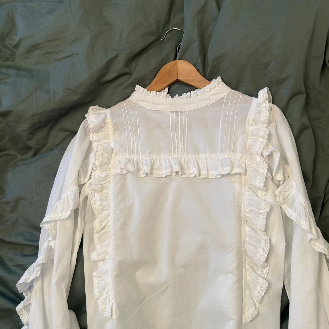 Vit blus från meet me there!!!!