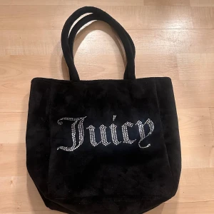 Juicy couture handväska  - Handväska ifrån juicy couture, nyskick💕 