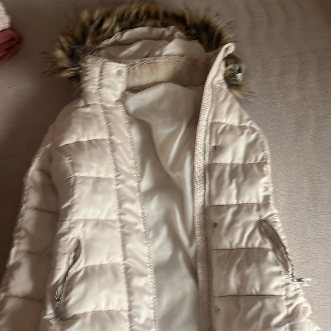 Vit dunjacka från H&M