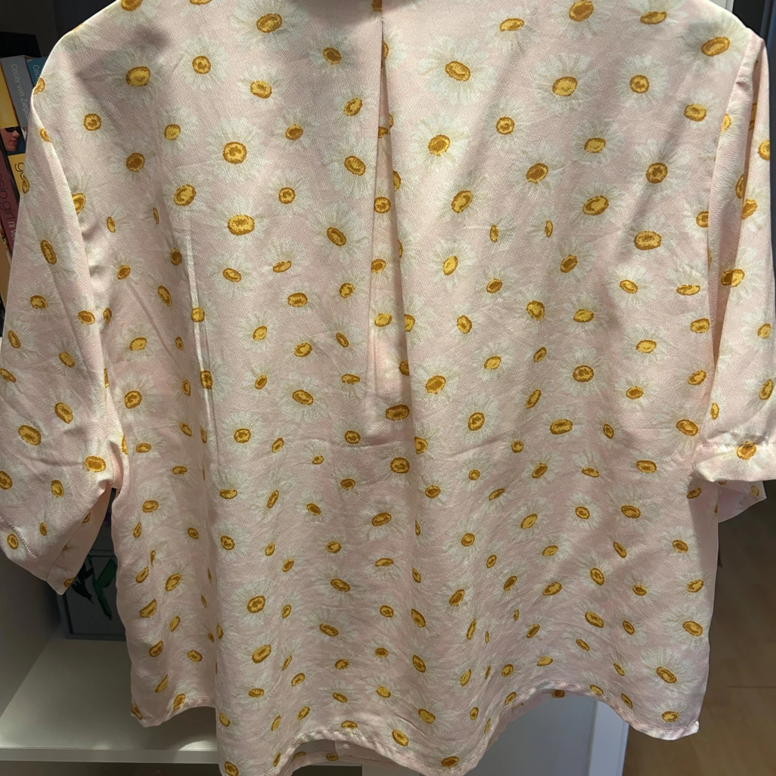 Rosa blommig skjorta från Monki - 90