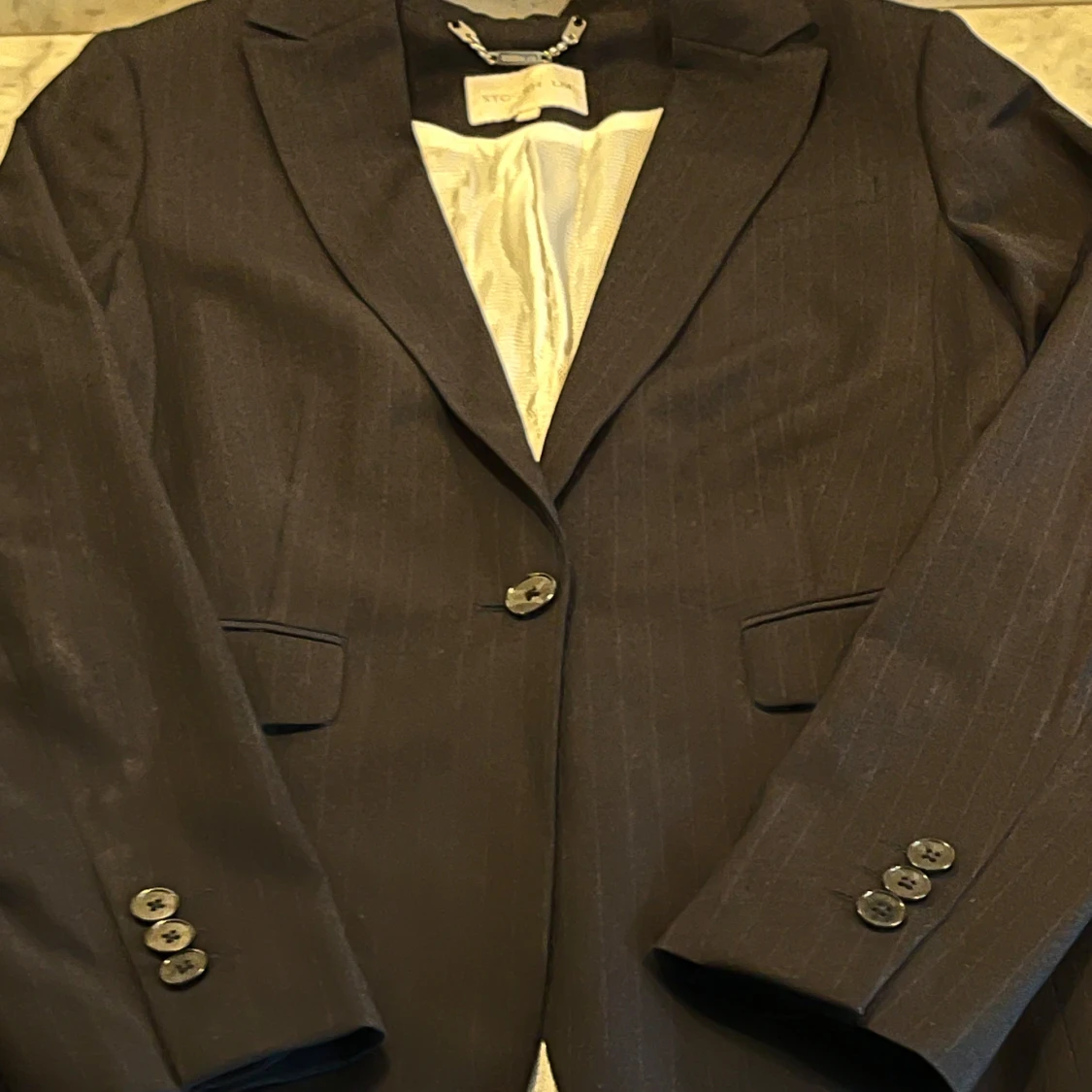 Mörkblå randig kavaj från Stockh LM - 90