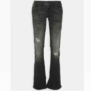 Ltb jeans  - 28/32 Gråa med slitningar, super populära, köptes för 1200
