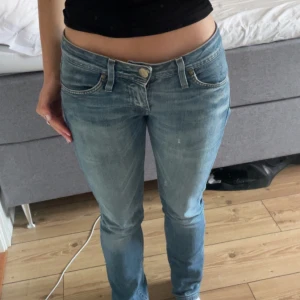 Lågmidjade jeans  - Lågmidjade jeans från crocker. Är 162 och dessa jeans är i storlek 26/32.
