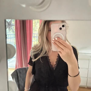 Zara blus  - Fin svart blus från zara🥰