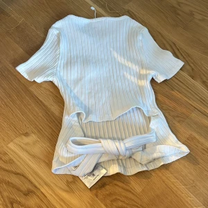 Tröja  - Tröja med öppen rygg vit