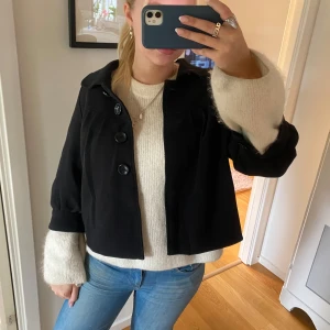 Trekvartsärmad kappa  - Så fin Trekvartsärmad kappa😊